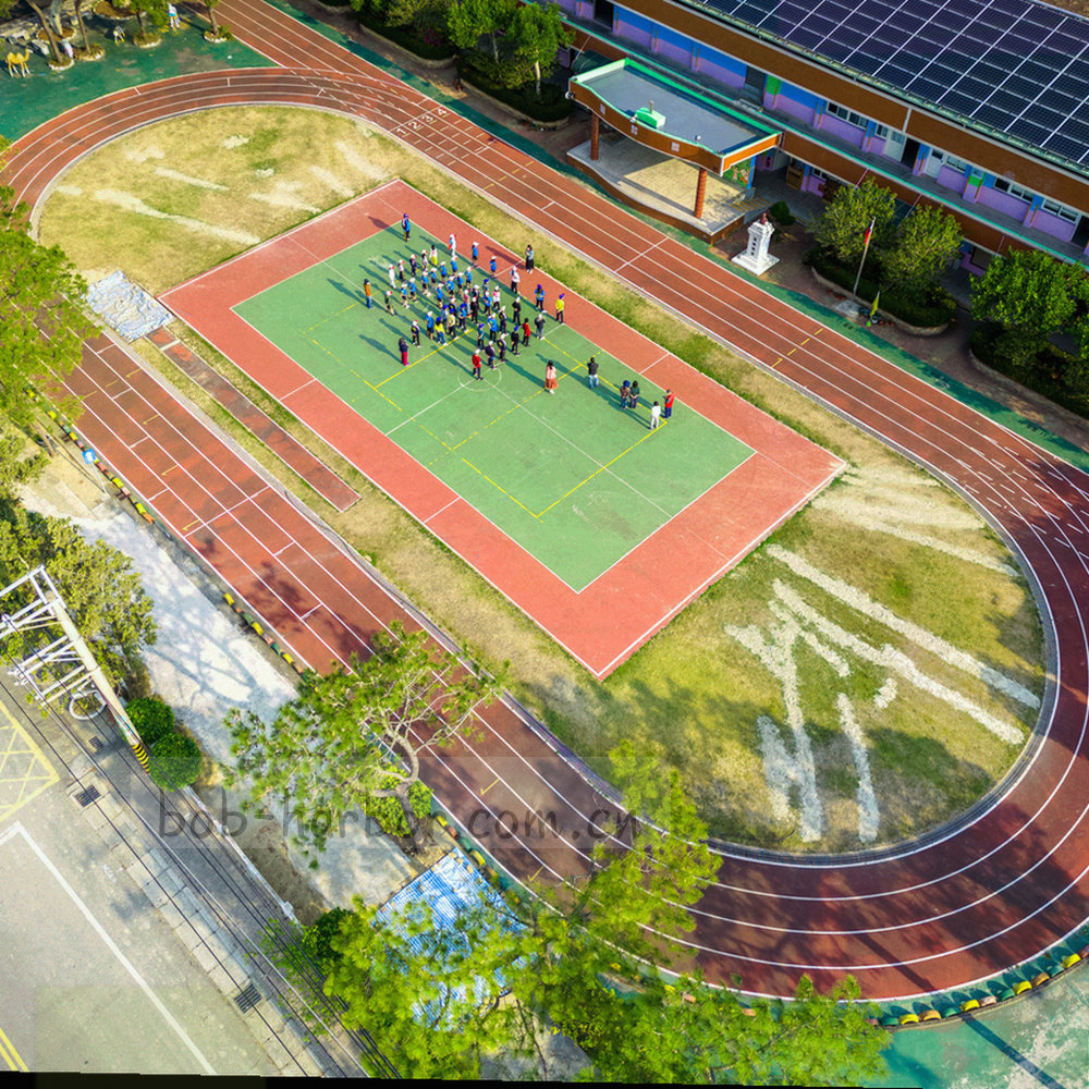 抽象球场分区与位置热力块组合的球员分布示意图